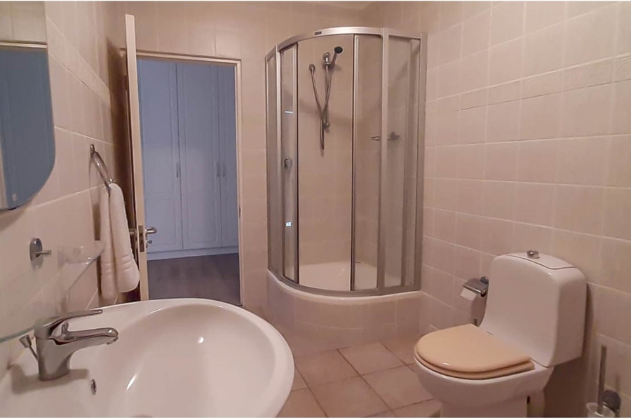 5 Bedroom Property for Sale in Kingfisher Creek Western Cape